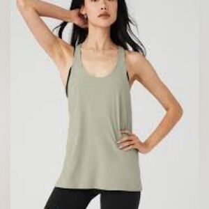 NWT - alo yoga don’t get it twisted tank in limestone / XS